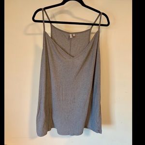 Plus size ribbed V-neck tank top